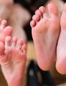 Leggy beauties Marie and Aoi Shino using their toes and soles to get him off